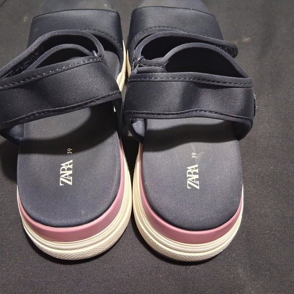 Zara Black Sporty Sandals with Velcro Straps - Picture 8 of 8